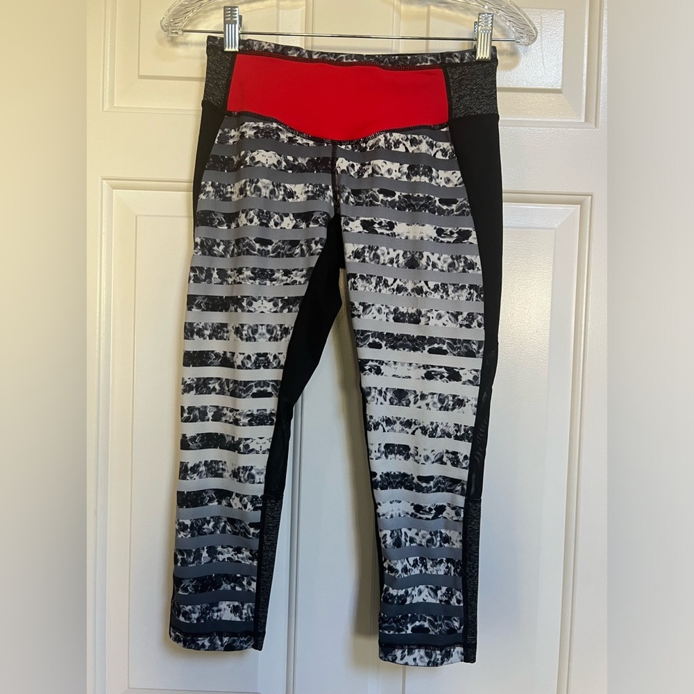 Zella cropped legging - size Small